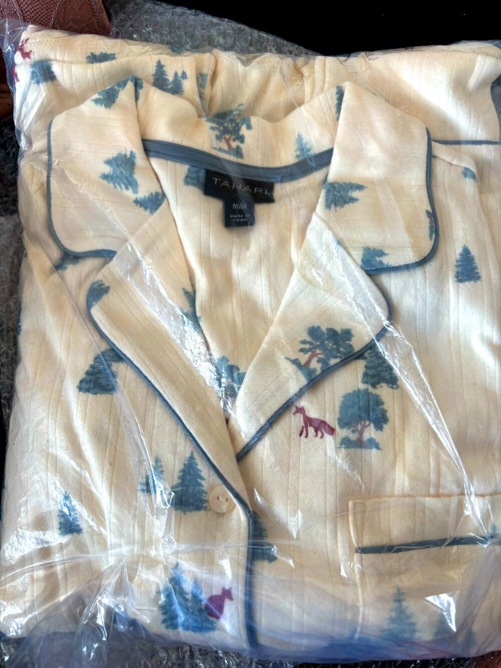 TAHARI Winter Tree Notched Collar Long Sleeve Pants PJ Gift Set Size M